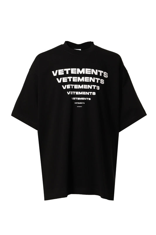 black oversized statement tee
high fashion streetwear shirt
vetements style t-shirt
premium cotton oversized shirt
bold graphic fashion tee