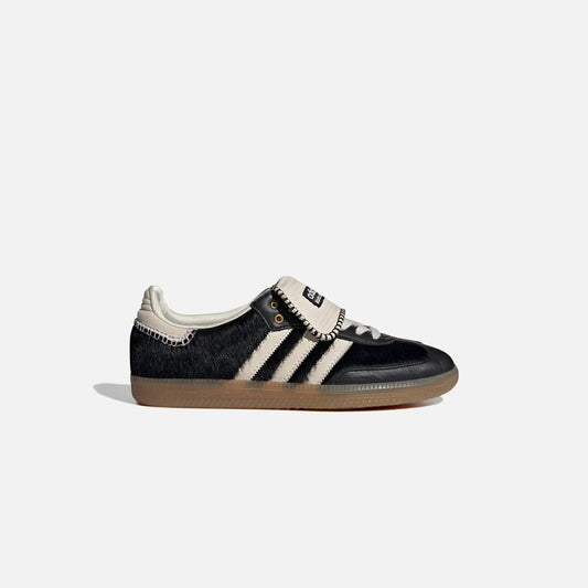 adidas samba wales bonner cream sneakers

adidas pony tonal samba og shoes

wales bonner adidas samba streetwear

limited edition adidas collab sneakers