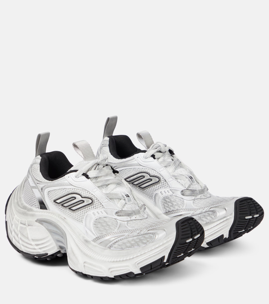 10XL extreme oversized mesh sneakers

white & black futuristic chunky runners

oversized balenciaga style shoes

sculpted sole black tech sneakers