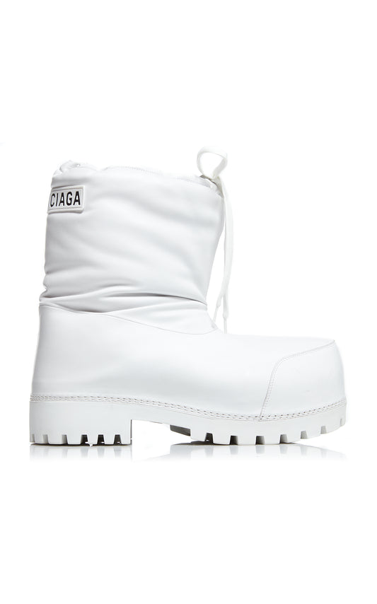 Alaska low-profile snow boots triple white

white winter streetwear boots

fabric and leather snow boots

VOID WORLDWIDE/BALENCIAGA winter boots