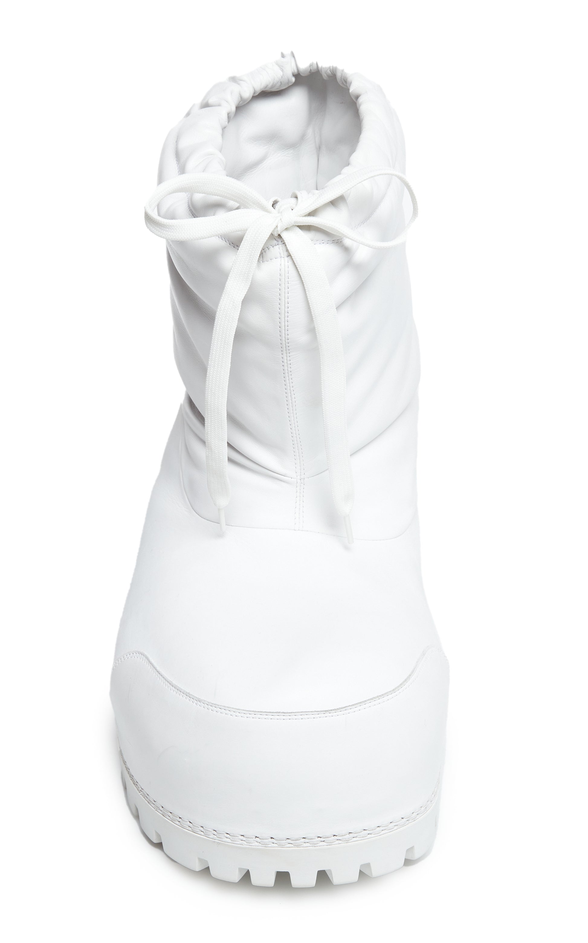 Alaska low-profile snow boots triple white

white winter streetwear boots

fabric and leather snow boots

VOID WORLDWIDE/BALENCIAGA winter boots