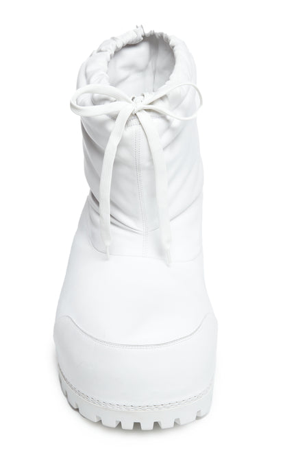Alaska low-profile snow boots triple white

white winter streetwear boots

fabric and leather snow boots

VOID WORLDWIDE/BALENCIAGA winter boots