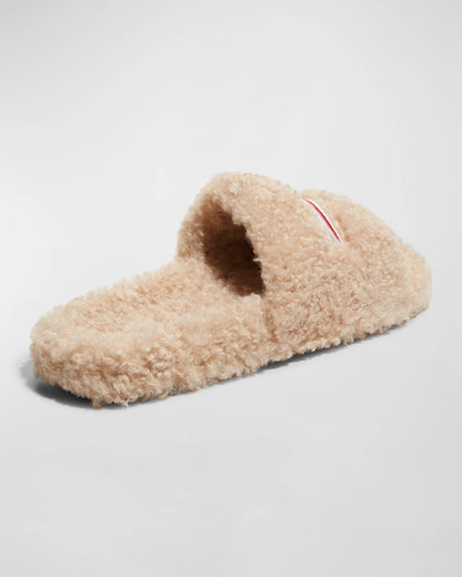 beige faux fur luxury slides

plush balenciaga style slippers

fluffy house sandals black

cozy fur-lined streetwear slides